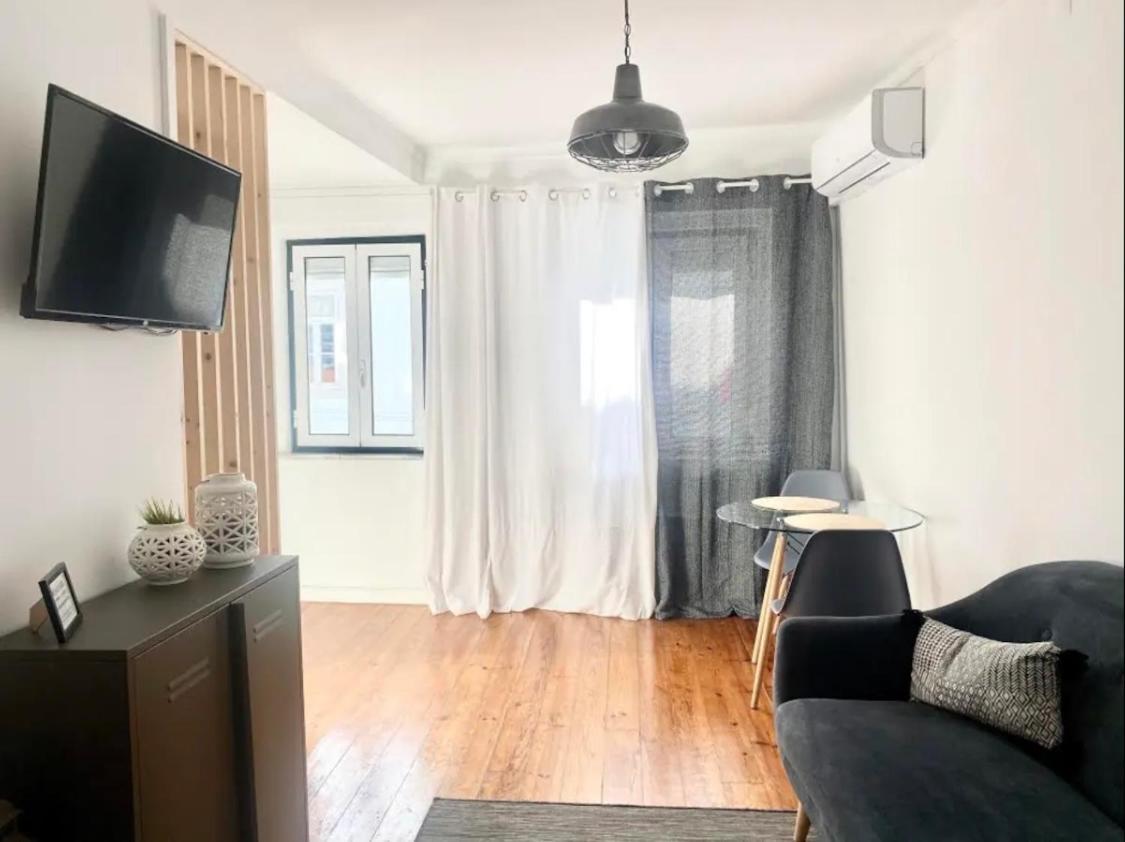 Al- Hamma Ii - 2nd Floor Apartment Lissabon